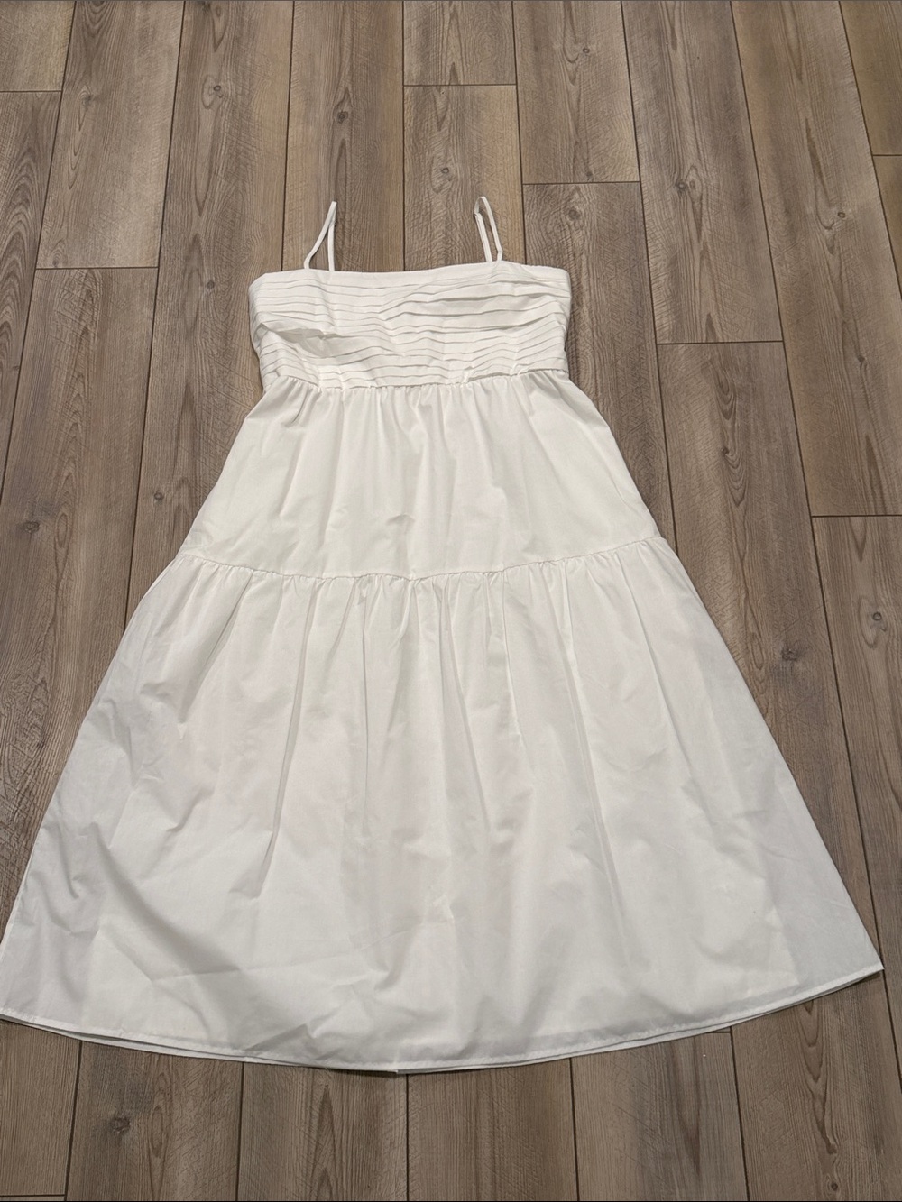 Evereve White Spaghetti Strap Sundress